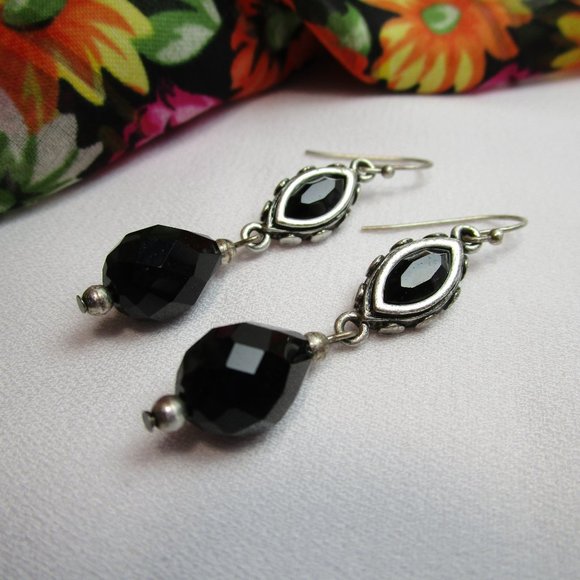 Vintage Black Faceted Bead Dangle Earrings - Picture 4 of 6